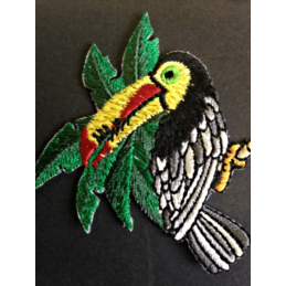 Toucan in a Tree Bird Animal Iron On Craft Motif Stylish Patch